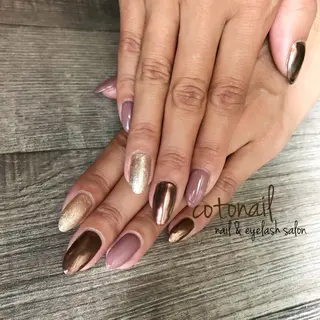 ミディアム ネイル ツメトマツゲ .のネイルデザイン