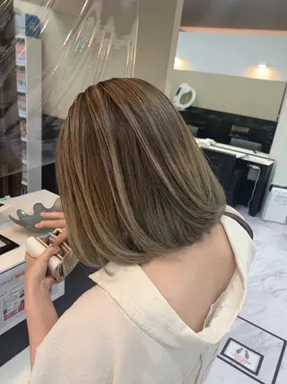 ミディアム Luce 杉本のヘアスタイル