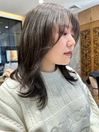 セミロング カラー レイヤー/艶カラー 韓国/石戸谷海斗のヘアスタイル