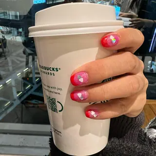 ネイル RIEKO🍒 ワンホン♡推しネイルのネイルデザイン