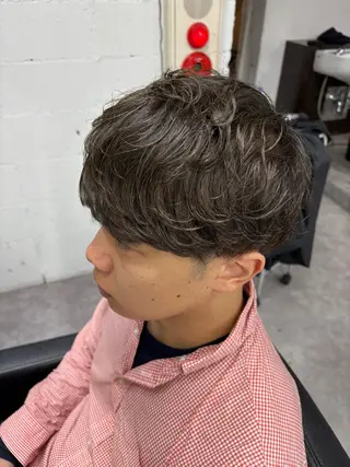 カラー メンズ 笹江 瑞穂のヘアスタイル