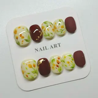 ネイル EmilyG アイリスのネイルデザイン