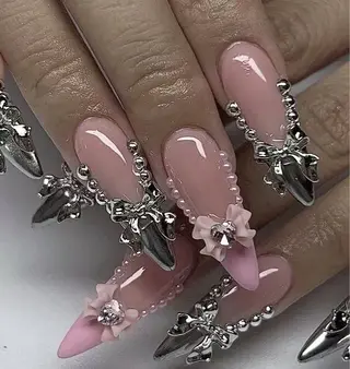 ネイル リボン、ガーリー パーツ放題専門店のネイルデザイン