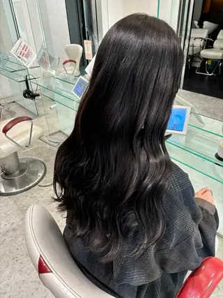 ロング カラー 山田 梨央のヘアスタイル