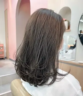 セミロング lou  by  revo所属・カット無料❗️🫧 由姫🫧のヘアスタイル