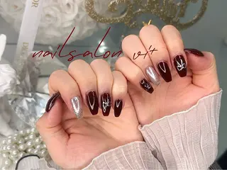 ネイル nailsalon vi+新人LiLiのネイルデザイン