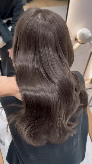 ロング 🩶レイヤー/艶髪/ 顔周り/韓国風/輝士のヘアスタイル