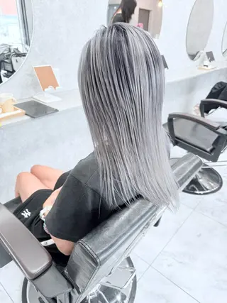 セミロング カラー 🌈派手髪ハイトーン 🌈鈴木亮太🌈のヘアスタイル