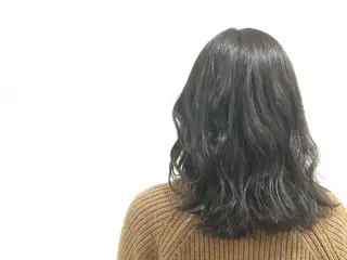ミディアム カラー 新井 友菜のヘアスタイル
