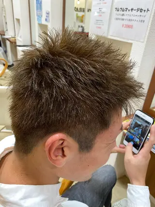 ショート フジサキ ハヤトのヘアスタイル