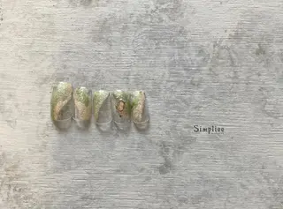 ネイル simpliee / arisaのネイルデザイン