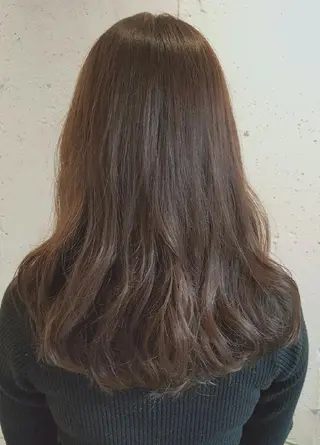 ロング パーマ カラー あらき ちさとのヘアスタイル