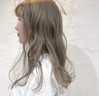 セミロング カラー 圧倒的透明感カラー nana🦕のヘアスタイル