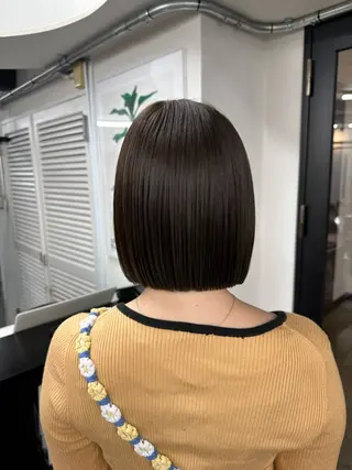 ショート カラー ぱつっとボブ/透明感 カラー/Ayakaのヘアスタイル