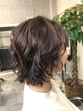 ショート カラー SAKURA所属・鹿取 三紗子のヘアスタイル