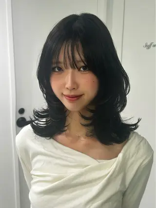 ミディアム レイヤー/マツエク 💋𝑨𝑵𝑵𝑨のヘアスタイル