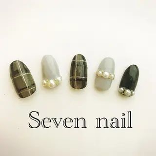 ネイル 名倉 なな子のネイルデザイン