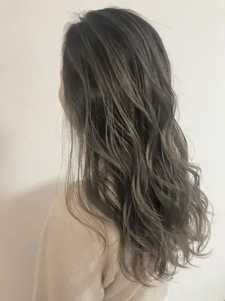 セミロング eL HAIR SALON なんば店所属・ブリーチカラー特化 /焼田貴明のヘアスタイル