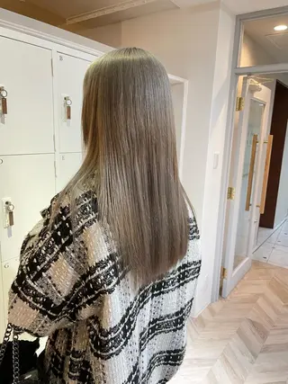 ロング カラー akane .のヘアスタイル