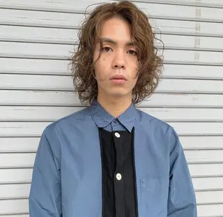 ミディアム パーマ メンズ BRIDGE所属・透明感カラー/パーマ hitomiのヘアスタイル