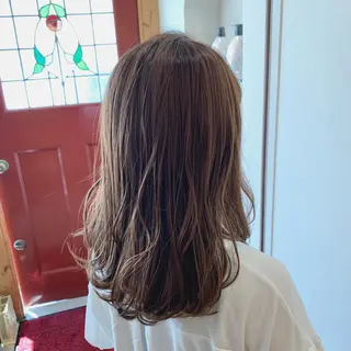 セミロング カラー 組藤 沙奈のヘアスタイル