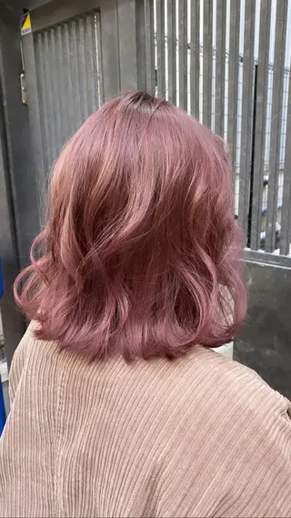 ミディアム ケリーズグリーン所属・ボブ/艶ハイトーン 森田/嵩士のヘアスタイル