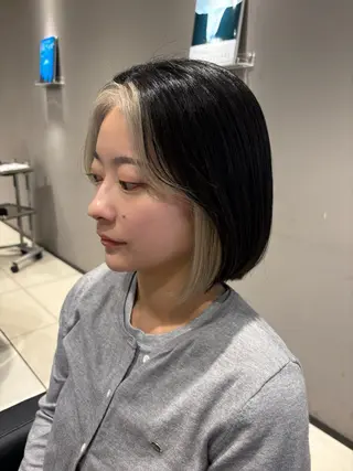 カラー 🫧うる艶ハイトーン 🫧💘サヤ💘のヘアスタイル