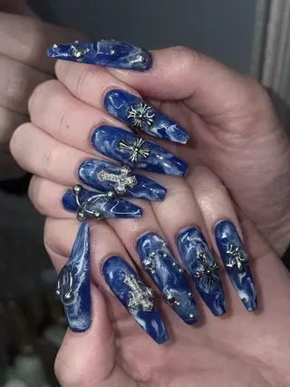 ネイル NES NAIL所属・さゆり￤推しキャラ ￤ロングネイル🩷のネイルデザイン