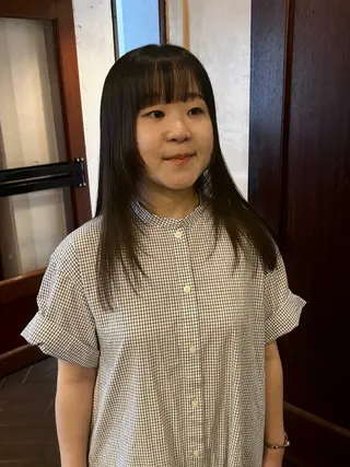 ロング L’HOMME BLANC所属・佐藤 優里奈のヘアスタイル