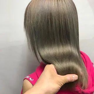 ミディアム カラー Aujua ソムリエ 勝又舞夏のヘアスタイル