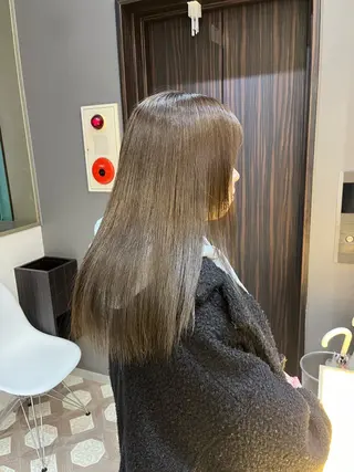 カラー ユイ☆ハイトーン ☆ブリーチデザインのヘアスタイル