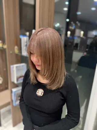 ミディアム カラー 🕯コバ/レイヤー/ 透明感/縮毛🕯のヘアスタイル