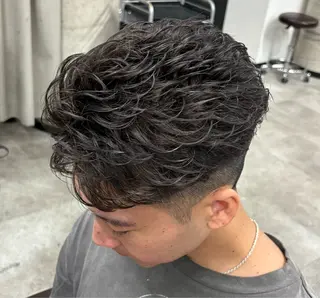 ショート パーマ メンズ era2d所属・マコト/心斎橋 メンズ専門店のヘアスタイル