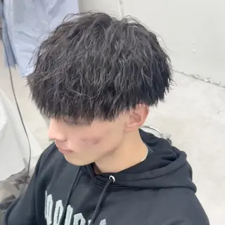 パーマ メンズ 曲がる縮毛矯正 LIBER 岩名のヘアスタイル