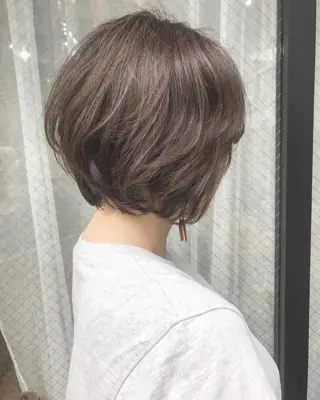 ショート REBECCA byCURACIONのヘアスタイル