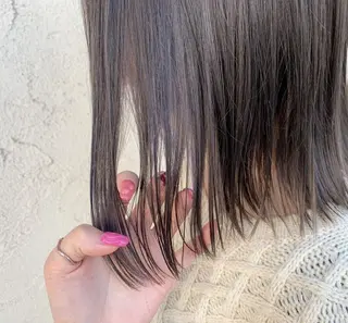 セミロング シールエクステ/ ハイトーンカラーのヘアスタイル