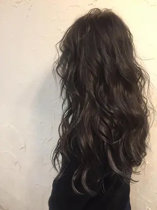 ロング カラー 韓国レイヤー外国人風 透明感カラー髪質改善のヘアスタイル