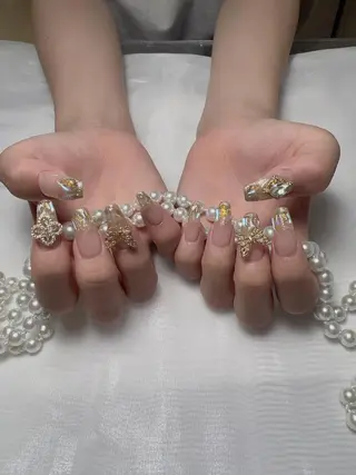 ネイル Anna Yayoi 💫のネイルデザイン