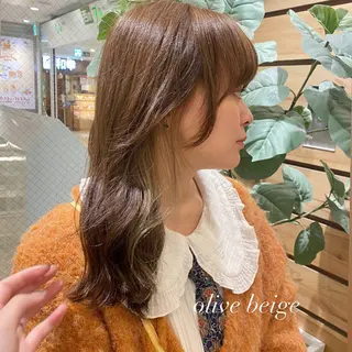 セミロング カラー 佐藤 櫻のヘアスタイル