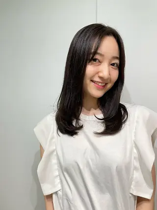 セミロング 🌈HAPPYになる hair🌈ユウカのヘアスタイル