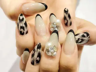 ネイル nailsalon Mirrorのネイルデザイン