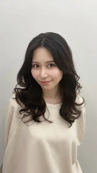 ロング ARMONY OMOTESANDO所属・本田秀幸 コテ巻き風パーマのヘアスタイル