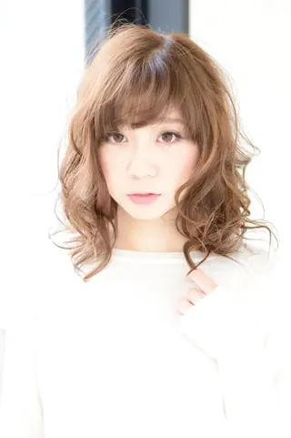 セミロング カラー テラモト カズヨシのヘアスタイル