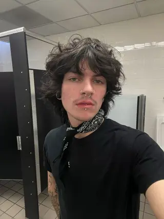 ショート パーマ メンズ 吉田一輝 外国人パーマのヘアスタイル