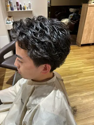 パーマ メンズ 渡辺 大雅のヘアスタイル