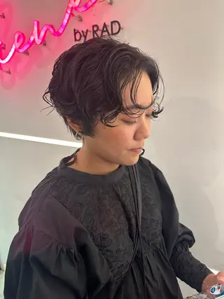 ショート パーマ 美髪・シールエクステ ホソタニリョウコのヘアスタイル