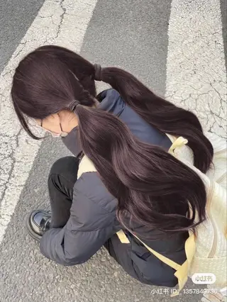 カラー 透けるやわらか艶髪♡ ナチュラルストレートのヘアスタイル