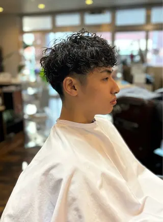 ショート パーマ メンズ 浦田 悠真のヘアスタイル