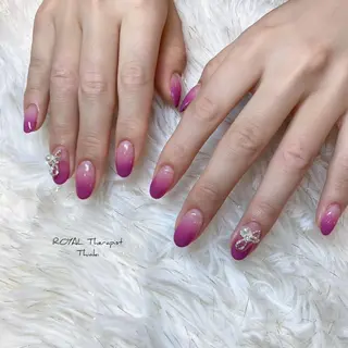 ネイル 【山岡】 ロイヤル•セラピストのネイルデザイン