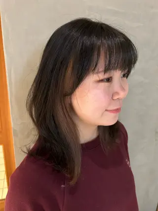 セミロング カラー 成田 智彩のヘアスタイル